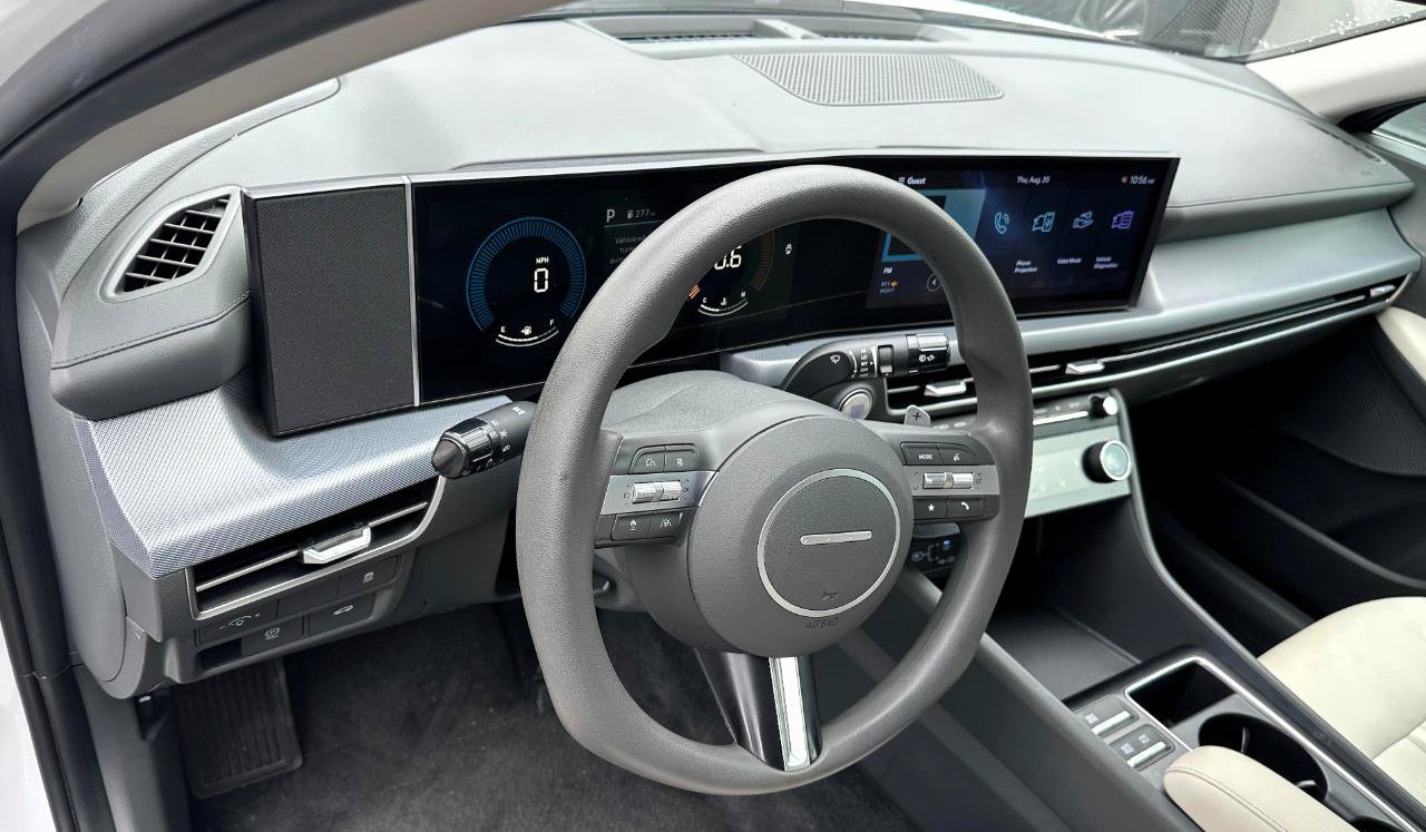 Used 2025 Hyundai Sonata SEL FWD image 8