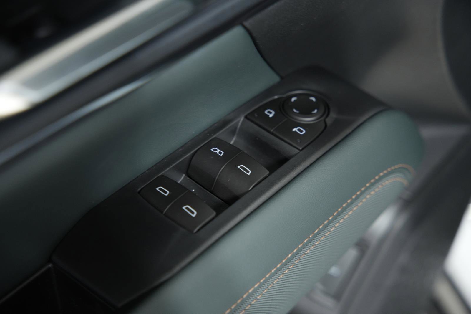 New 2026 GMC Terrain AT4 w/ Convenience Package III image 25