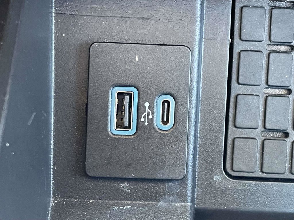 Used 2024 Ford Expedition Limited AWD/4WD image 42