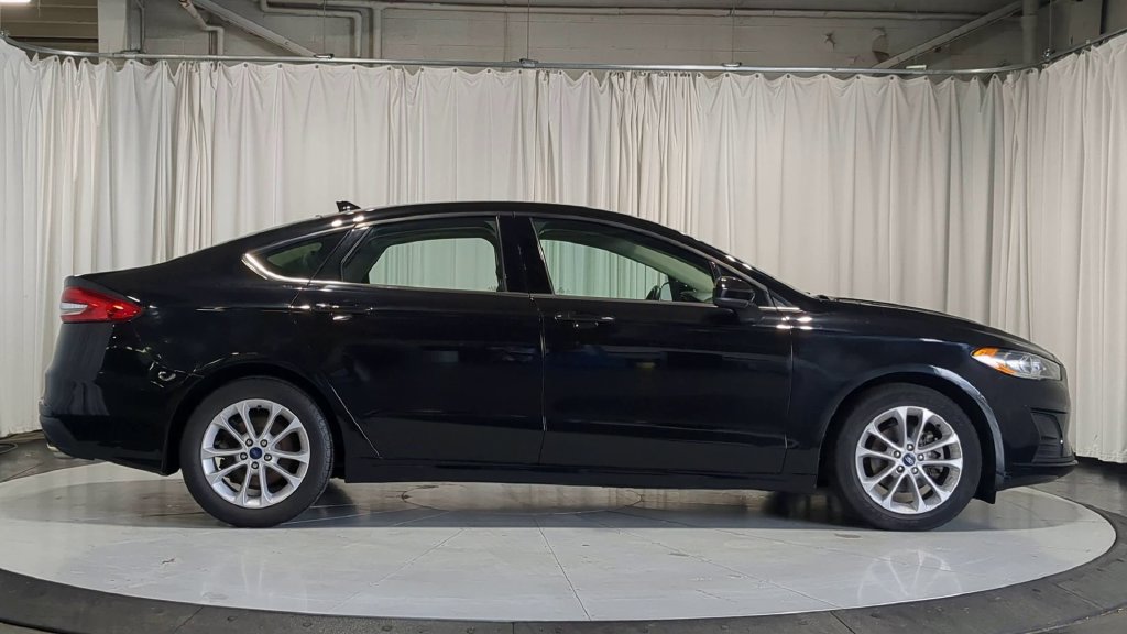 Used 2020 Ford Fusion SE FWD image 11