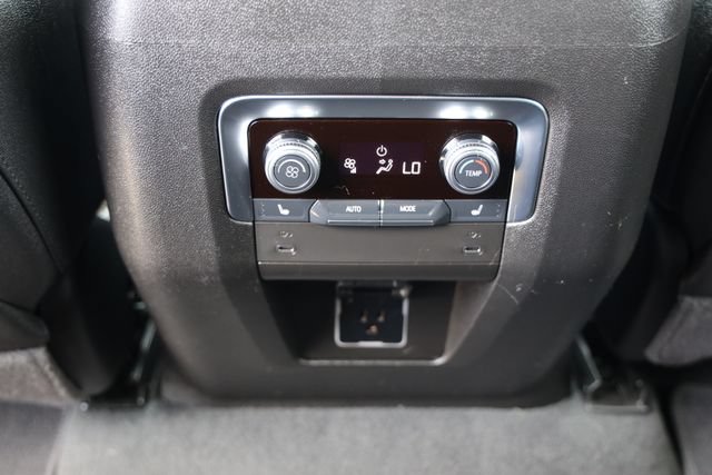 Used 2025 GMC Yukon AT4 AWD/4WD image 30