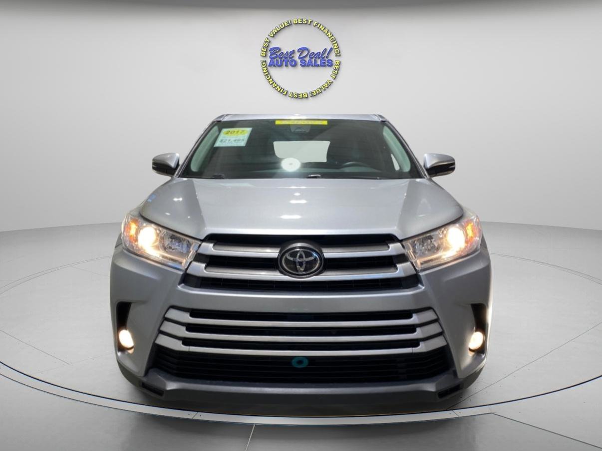 Used 2017 Toyota Highlander XLE image 8