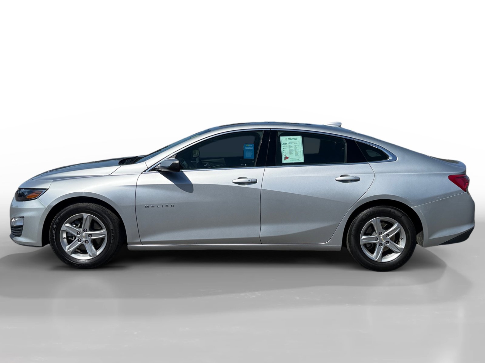 Used 2022 Chevrolet Malibu LT image 2