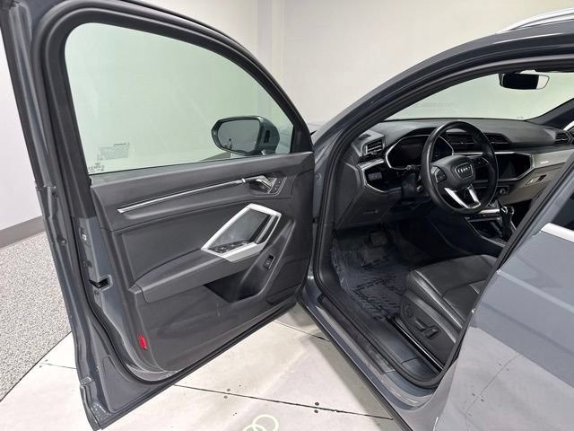 Used 2020 Audi Q3 2.0T Premium Plus AWD/4WD image 11