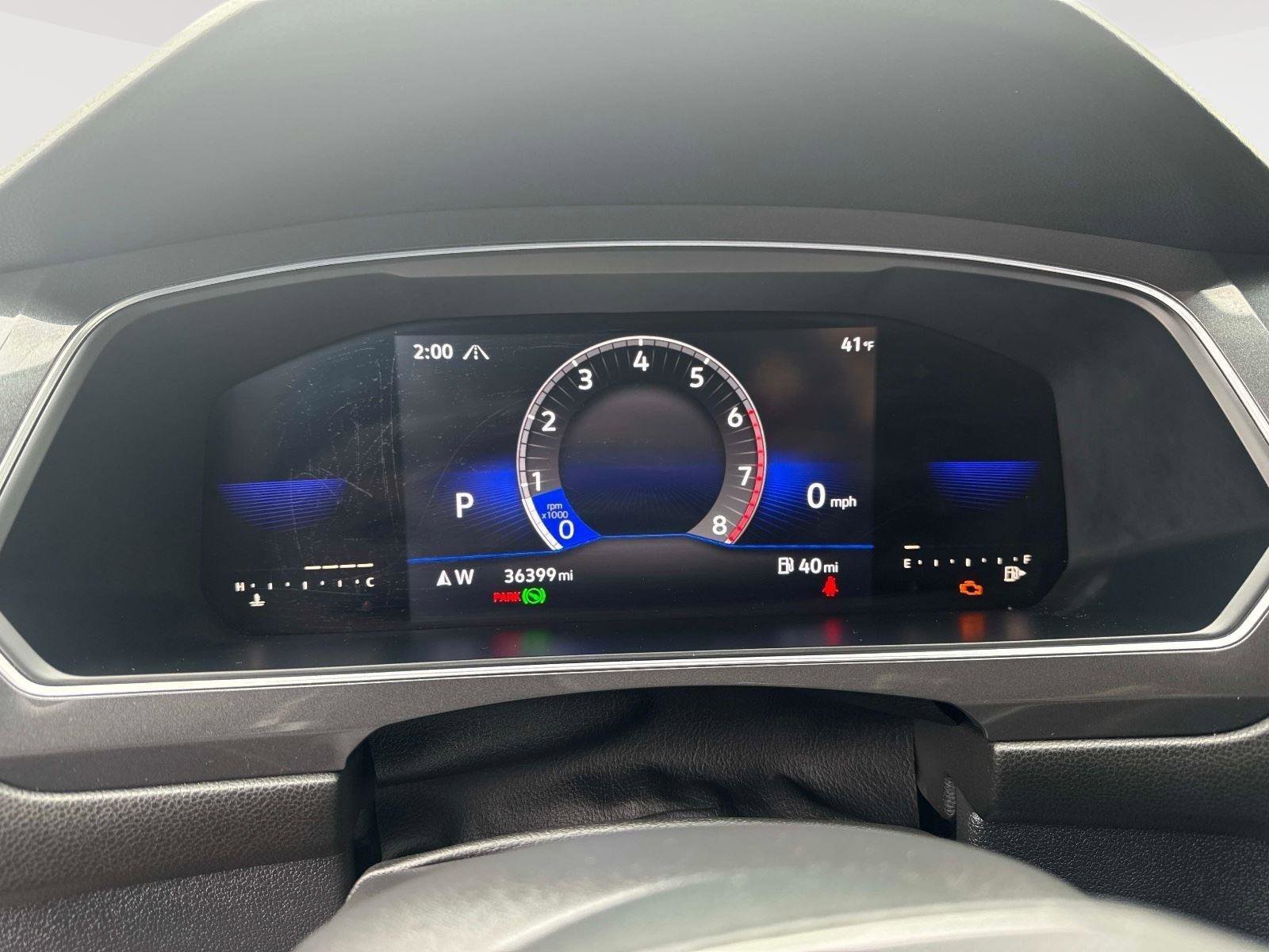 Used 2022 Volkswagen Tiguan SE w/ Panoramic Sunroof Package image 28