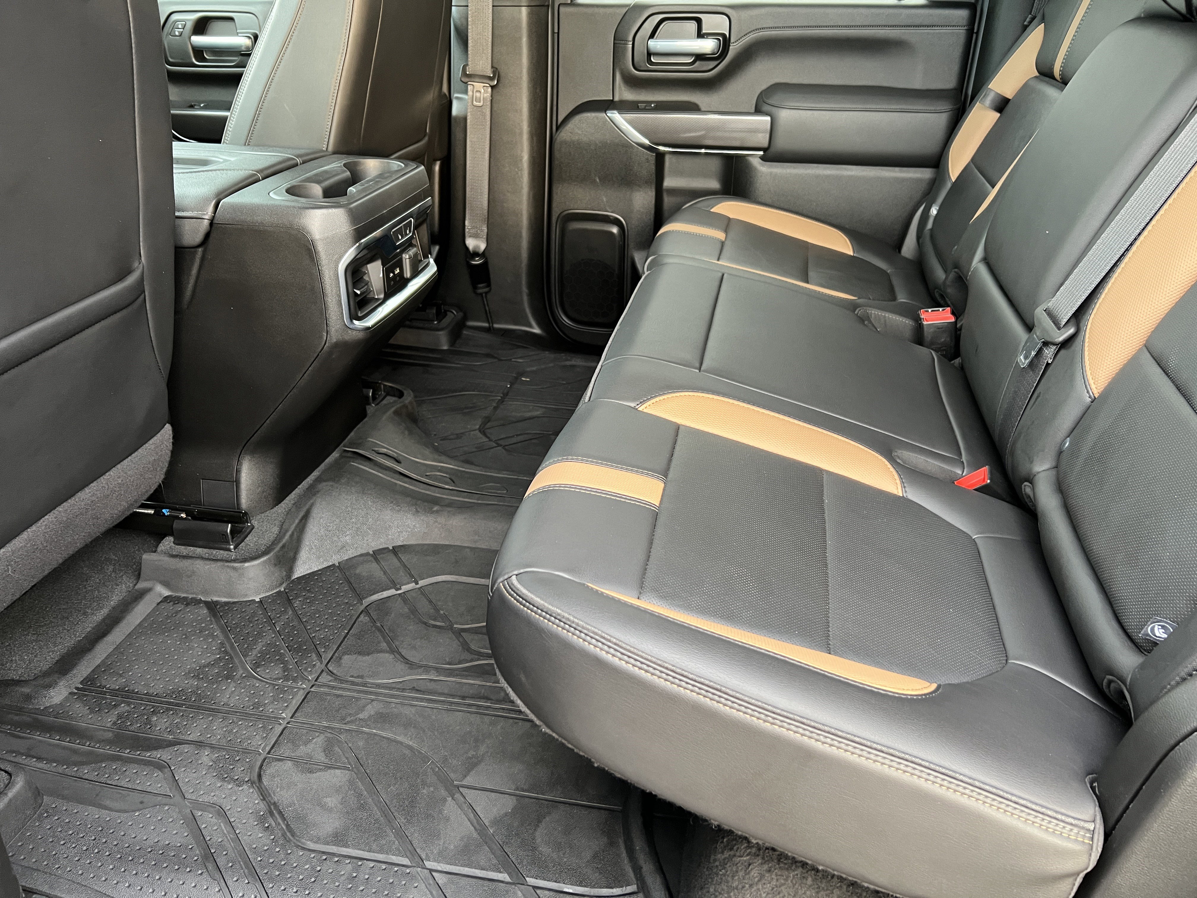 Used 2021 Chevrolet Silverado 2500 LTZ w/ Carhartt Edition image 17