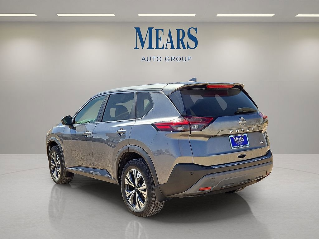 Used 2023 Nissan Rogue SV image 3