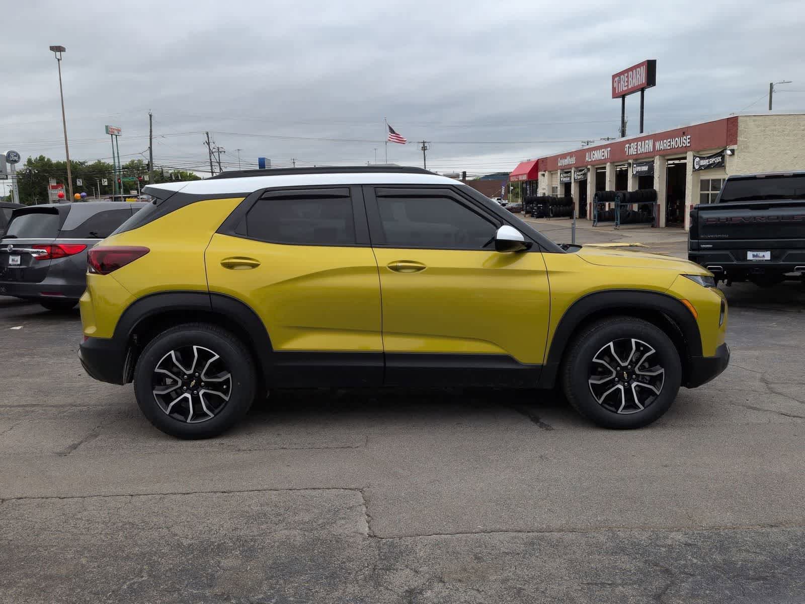 Used 2023 Chevrolet TrailBlazer ACTIV w/ Sun and Liftgate Package AWD/4WD image 9