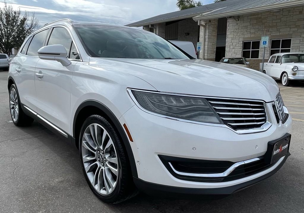 Used 2016 Lincoln MKX Reserve w/ Luxury Package image 3