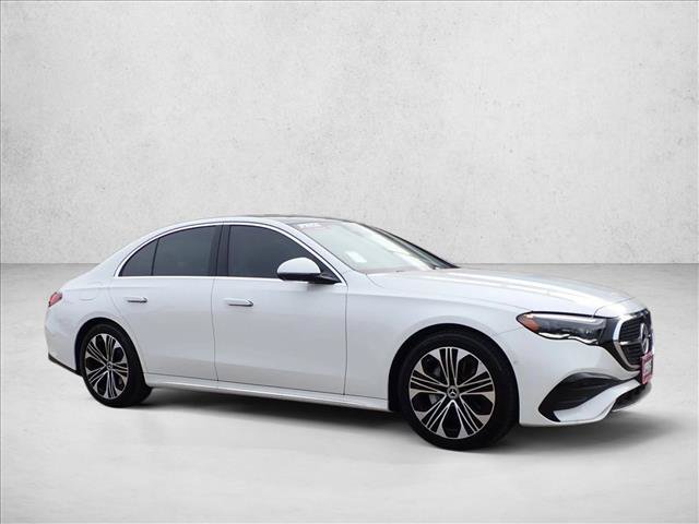 Used 2025 Mercedes-Benz E 350 4MATIC Sedan image 6