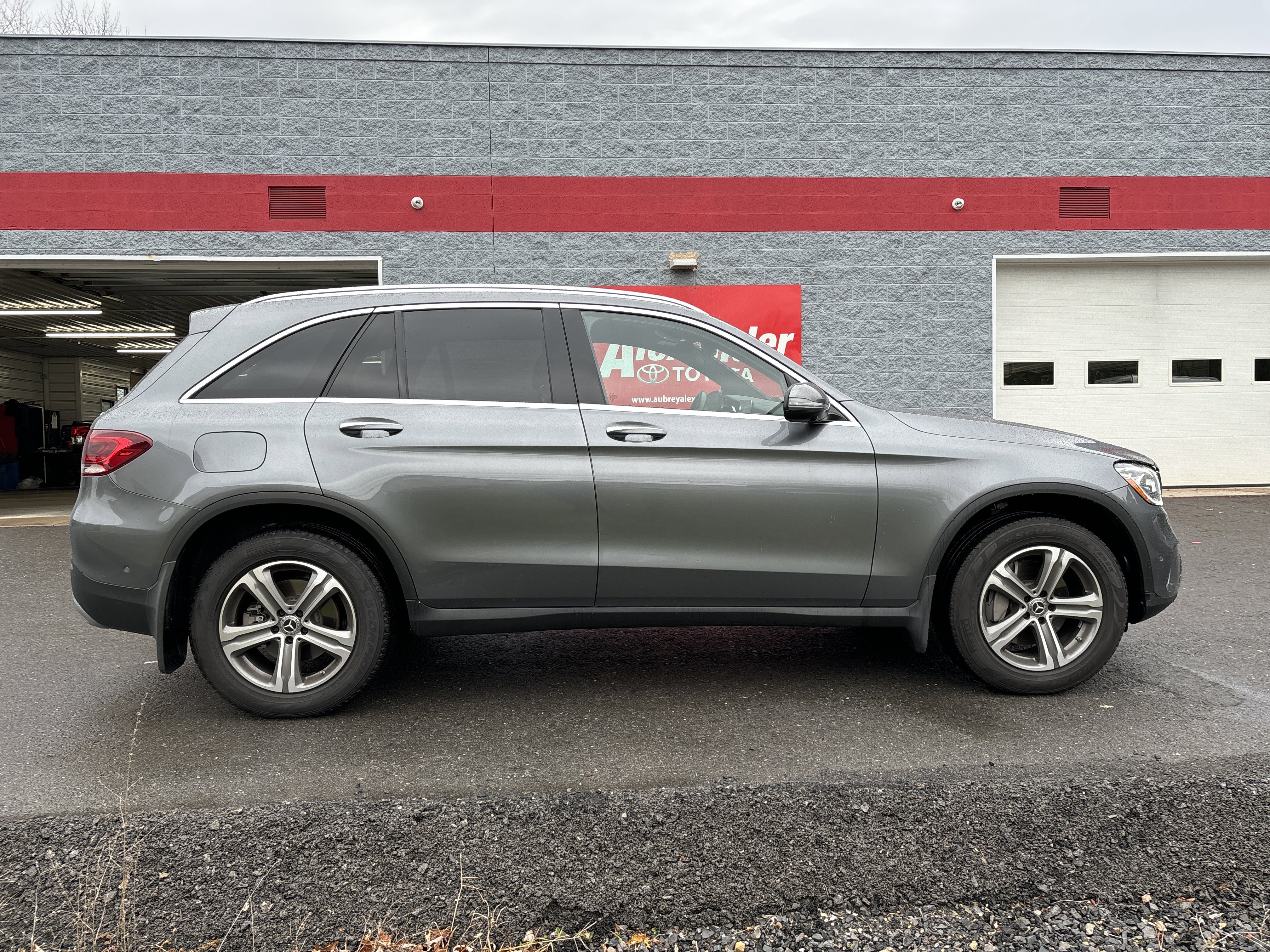 Used 2022 Mercedes-Benz GLC 300 GLC 300 video 2