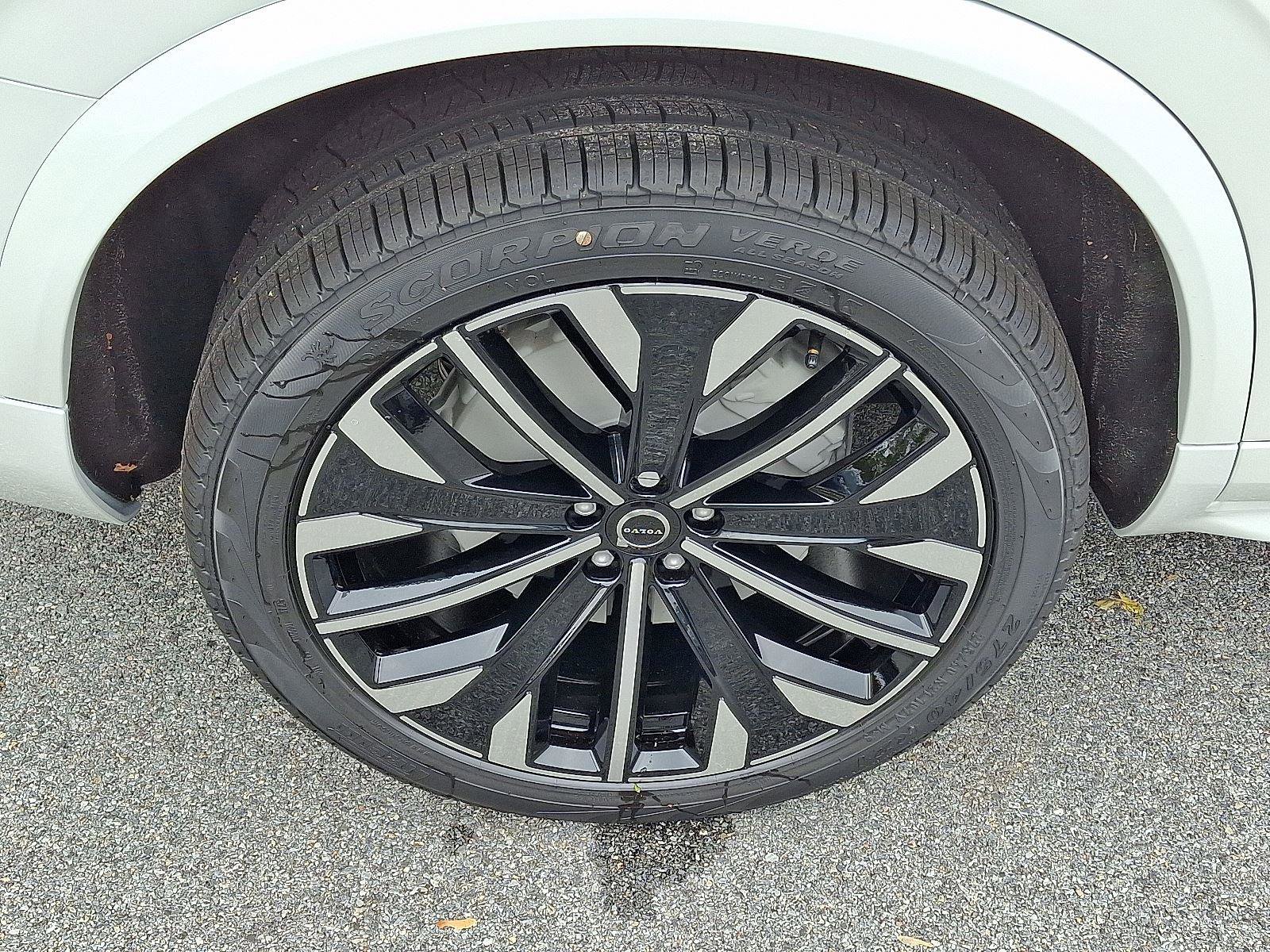 New 2026 Volvo XC90 T8 Plus w/ Protection Package Premier image 5