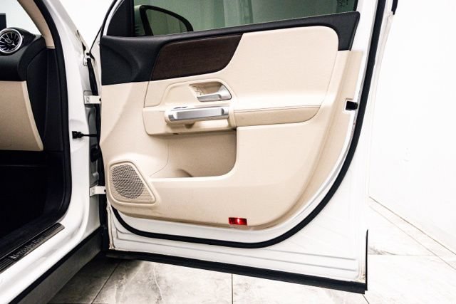 Used 2022 Mercedes-Benz GLB 250 4MATIC image 30