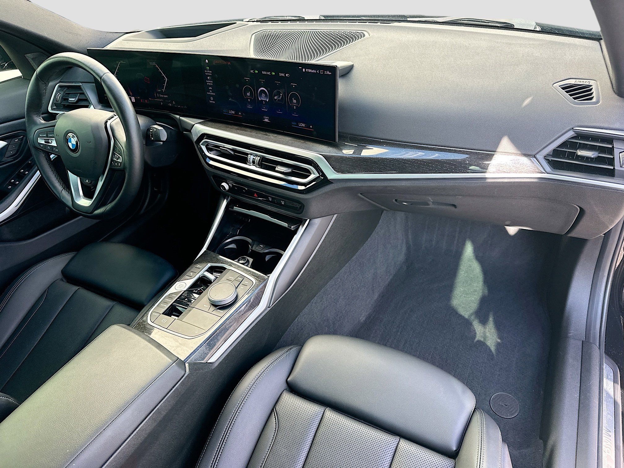 Used 2023 BMW 330i xDrive Sedan w/ Premium Package image 34