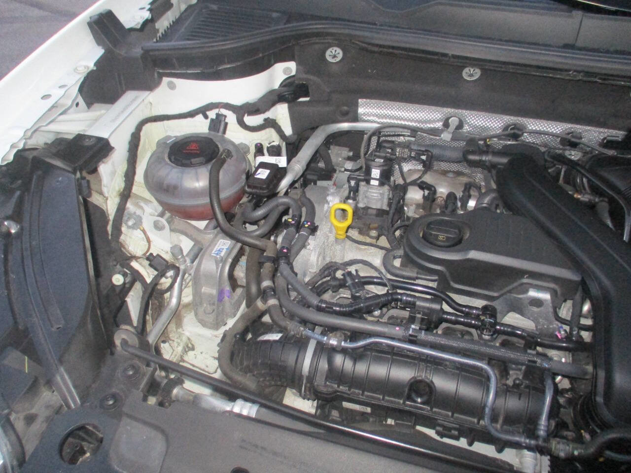 Used 2023 Volkswagen Taos SE image 16