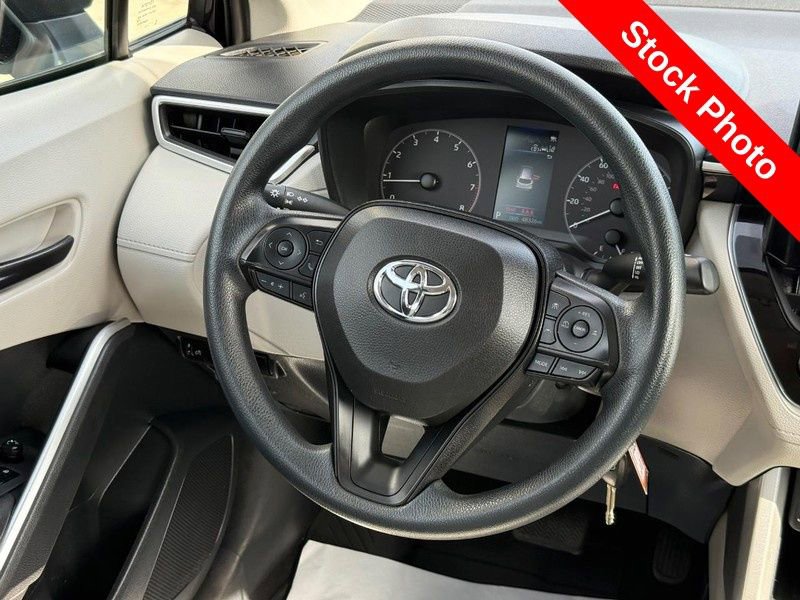 Used 2023 Toyota Corolla Cross L AWD/4WD image 14