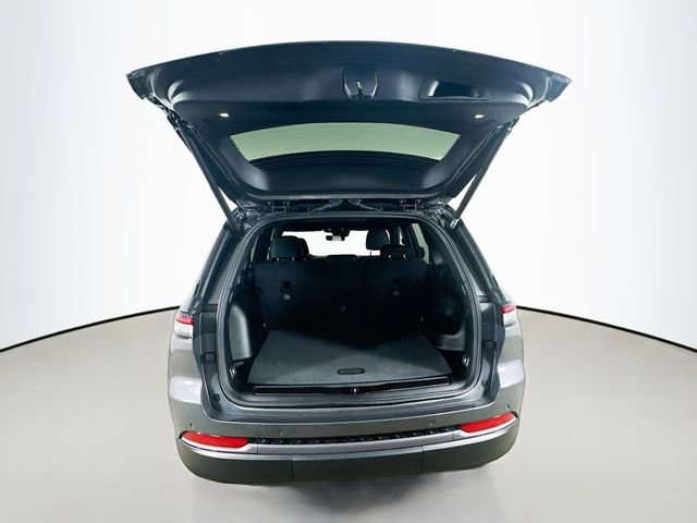 New 2026 Jeep Grand Cherokee Altitude image 27