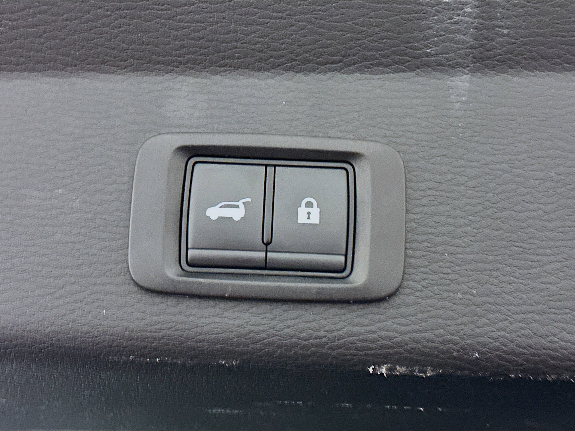 Used 2024 Mitsubishi Outlander SE image 32