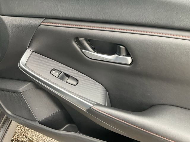 Used 2025 Nissan Sentra SR image 15