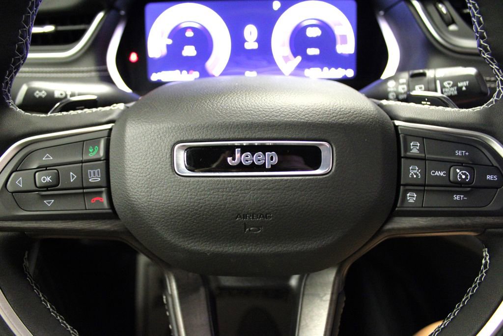 New 2025 Jeep Grand Cherokee L Limited w/ Black Appearance Package image 12