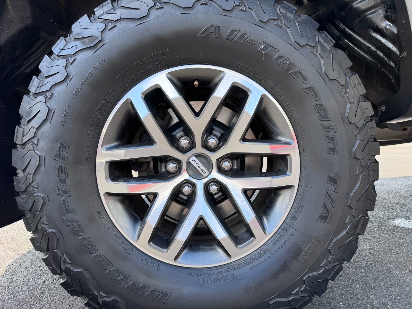 Used 2017 Ford F150 Raptor w/ Equipment Group 802A Luxury image 32