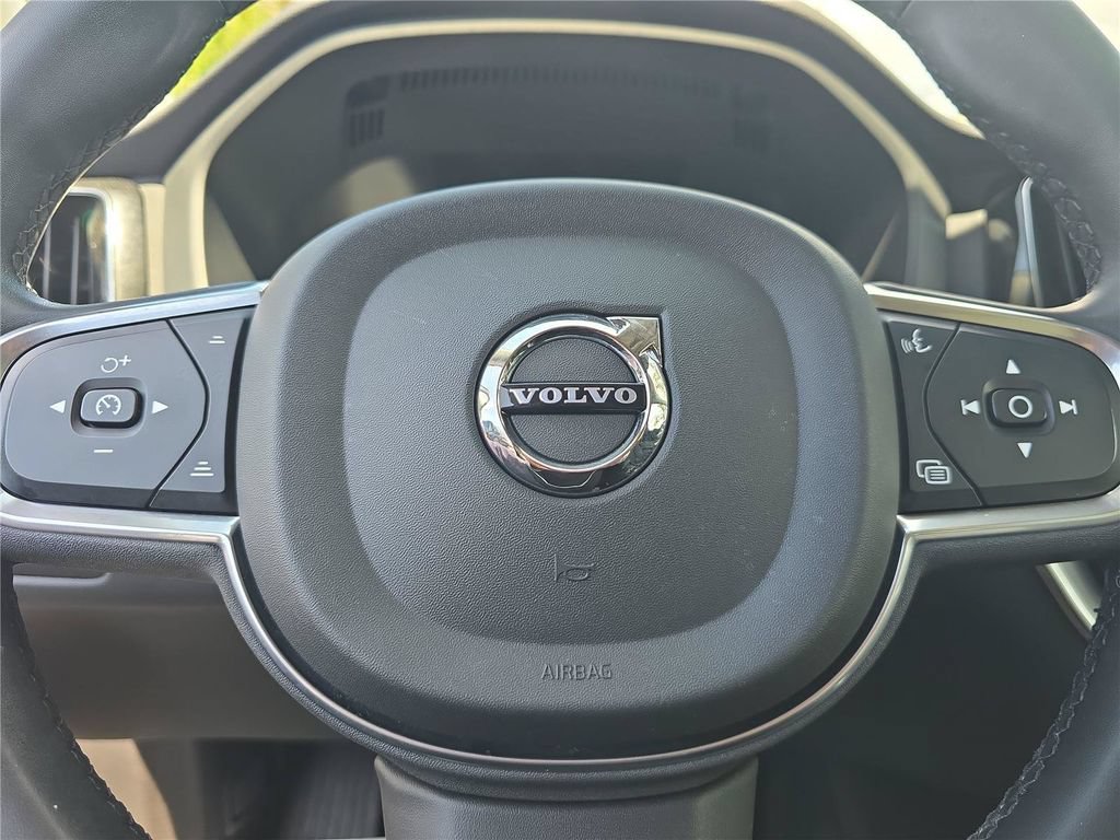 Used 2023 Volvo XC60 B5 Core w/ Climate Package FWD image 20