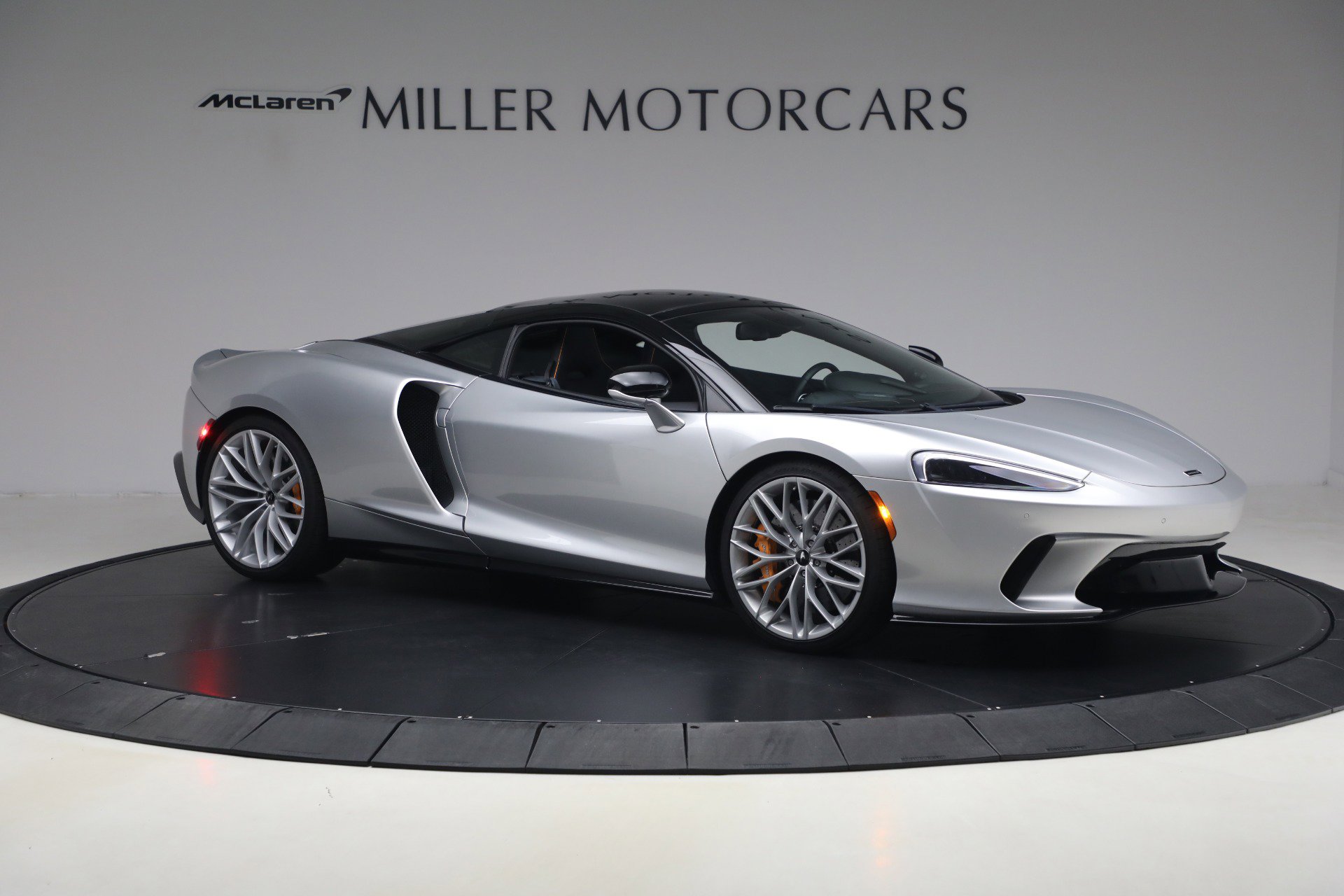 Used 2023 McLaren GT RWD image 11