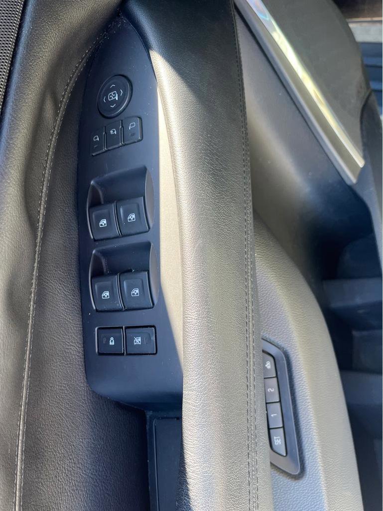 Used 2015 Cadillac Escalade ESV Premium image 25