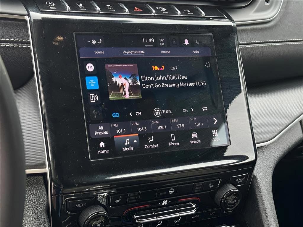 Used 2023 Jeep Grand Cherokee Altitude image 24