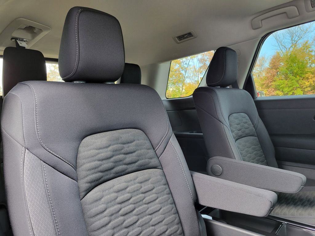 New 2025 Nissan Pathfinder SV image 17