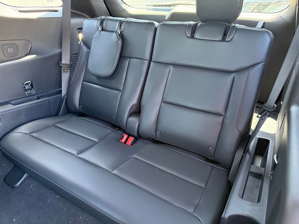 New 2026 Ford Explorer ST-Line w/ ST-Line Street Pack RWD image 8