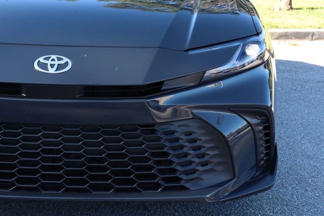 Used 2025 Toyota Camry SE image 16