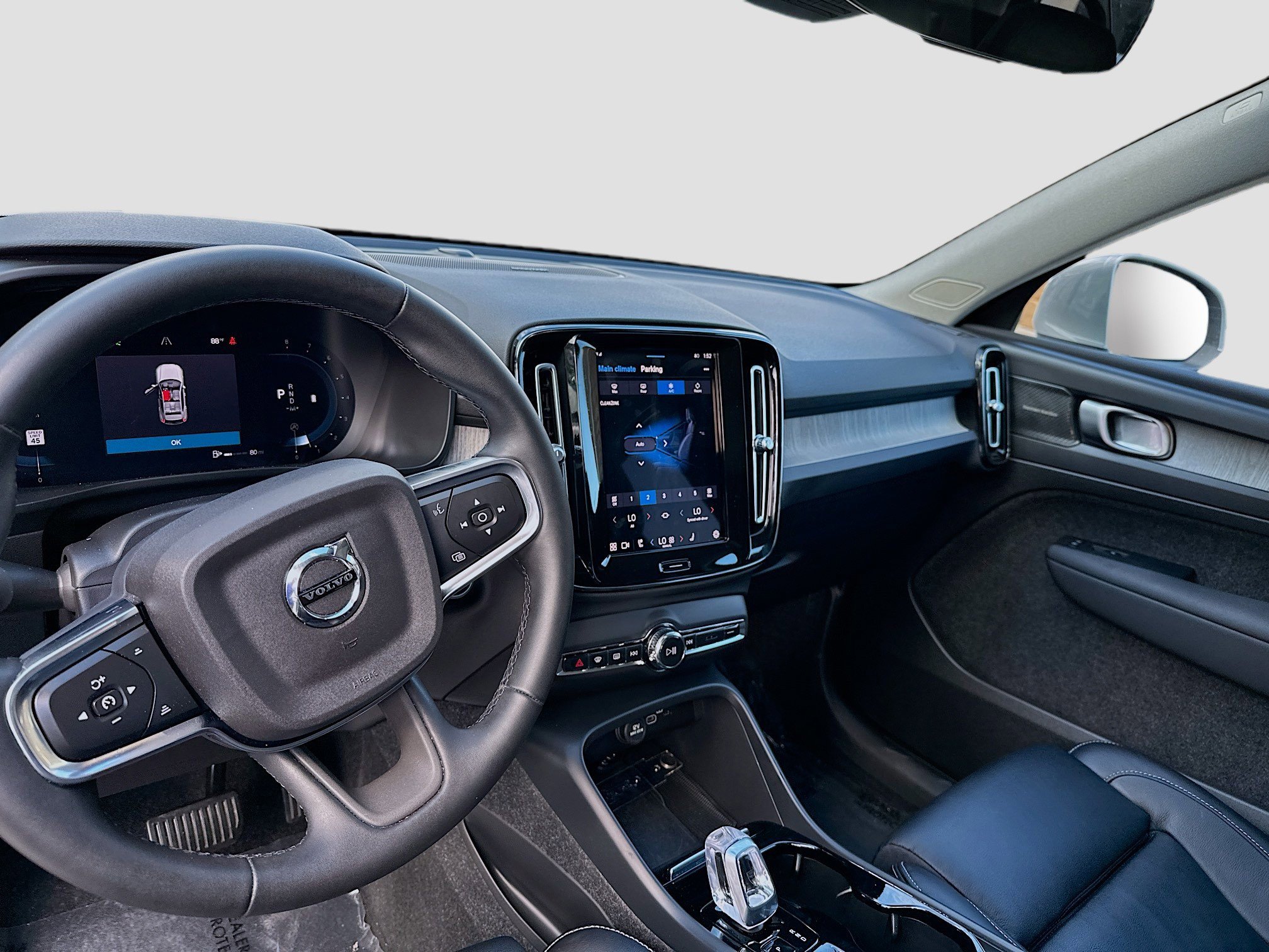 Used 2023 Volvo XC40 B5 Ultimate w/ Protection Package Premier image 9