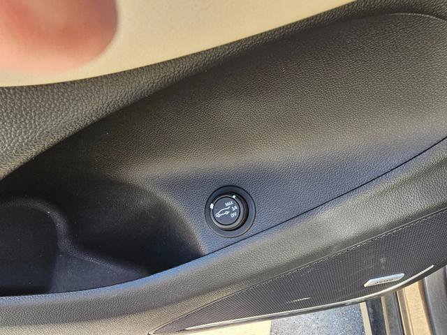 Used 2017 Buick Envision Premium AWD/4WD image 31