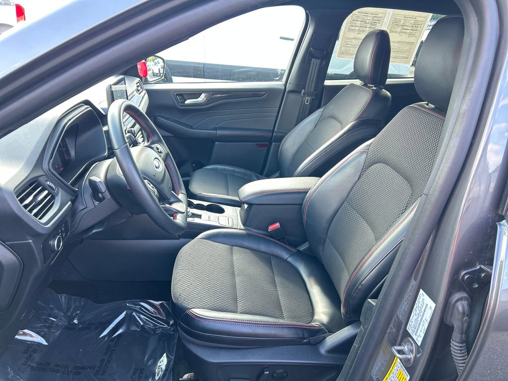 Used 2025 Ford Escape ST-Line AWD/4WD image 10