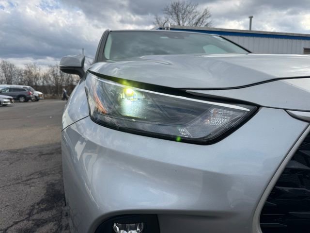 Used 2023 Toyota Highlander LE image 11