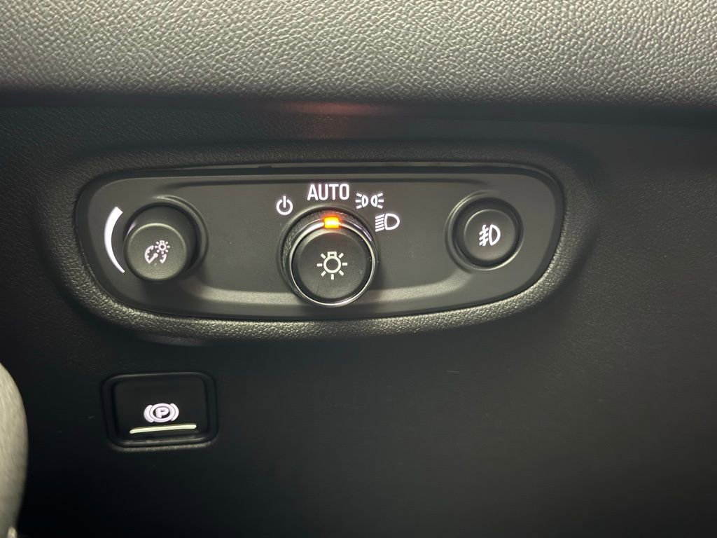 Used 2024 GMC Terrain SLT image 21