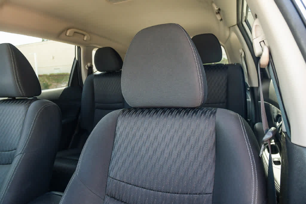 Used 2019 Nissan Rogue S w/ Special Edition Package FWD image 18