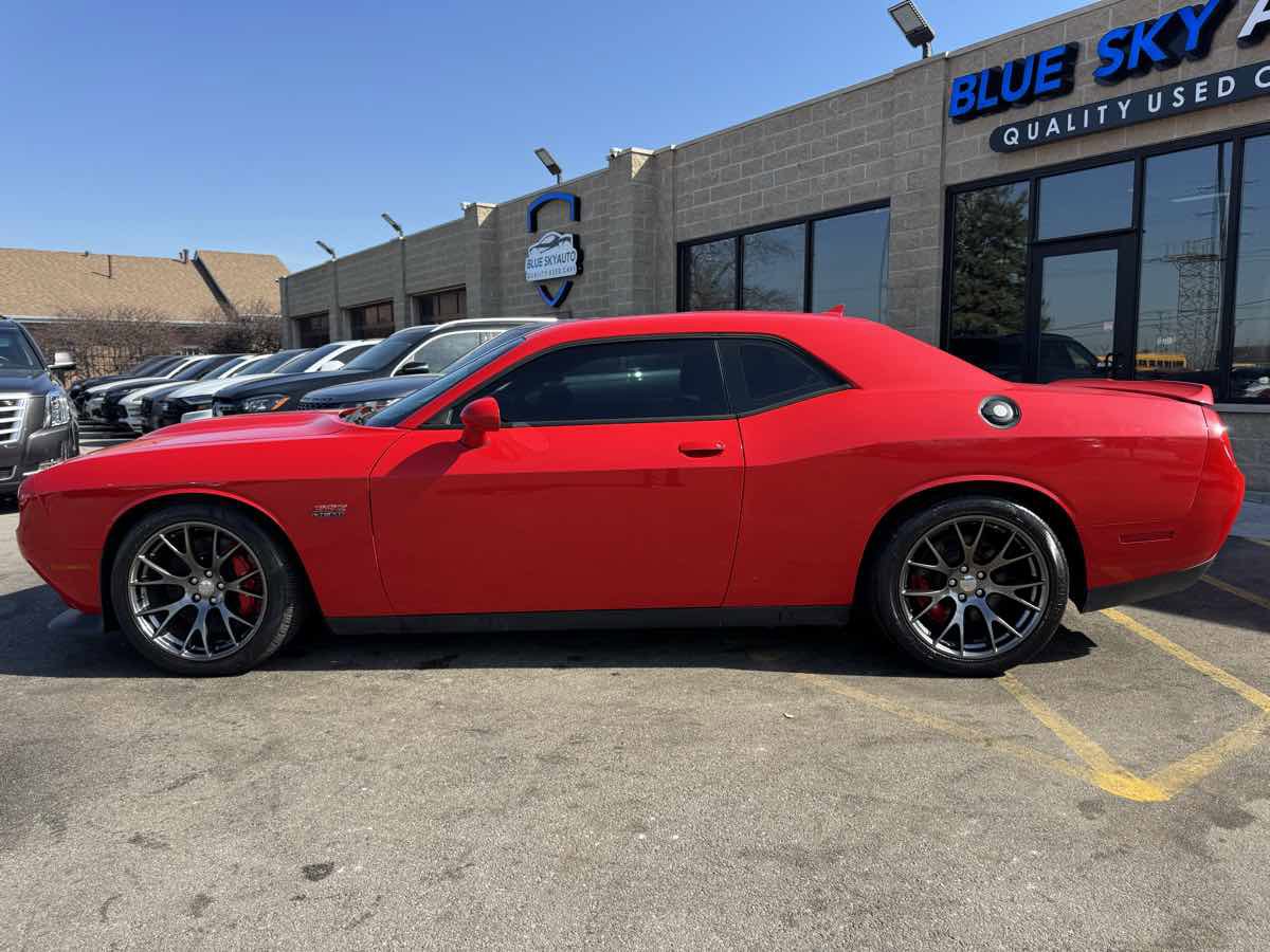 Used 2015 Dodge Challenger SRT image 11