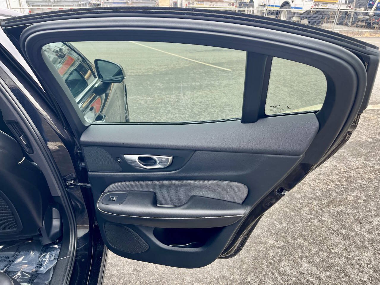 Used 2024 Volvo S60 B5 Plus FWD image 22