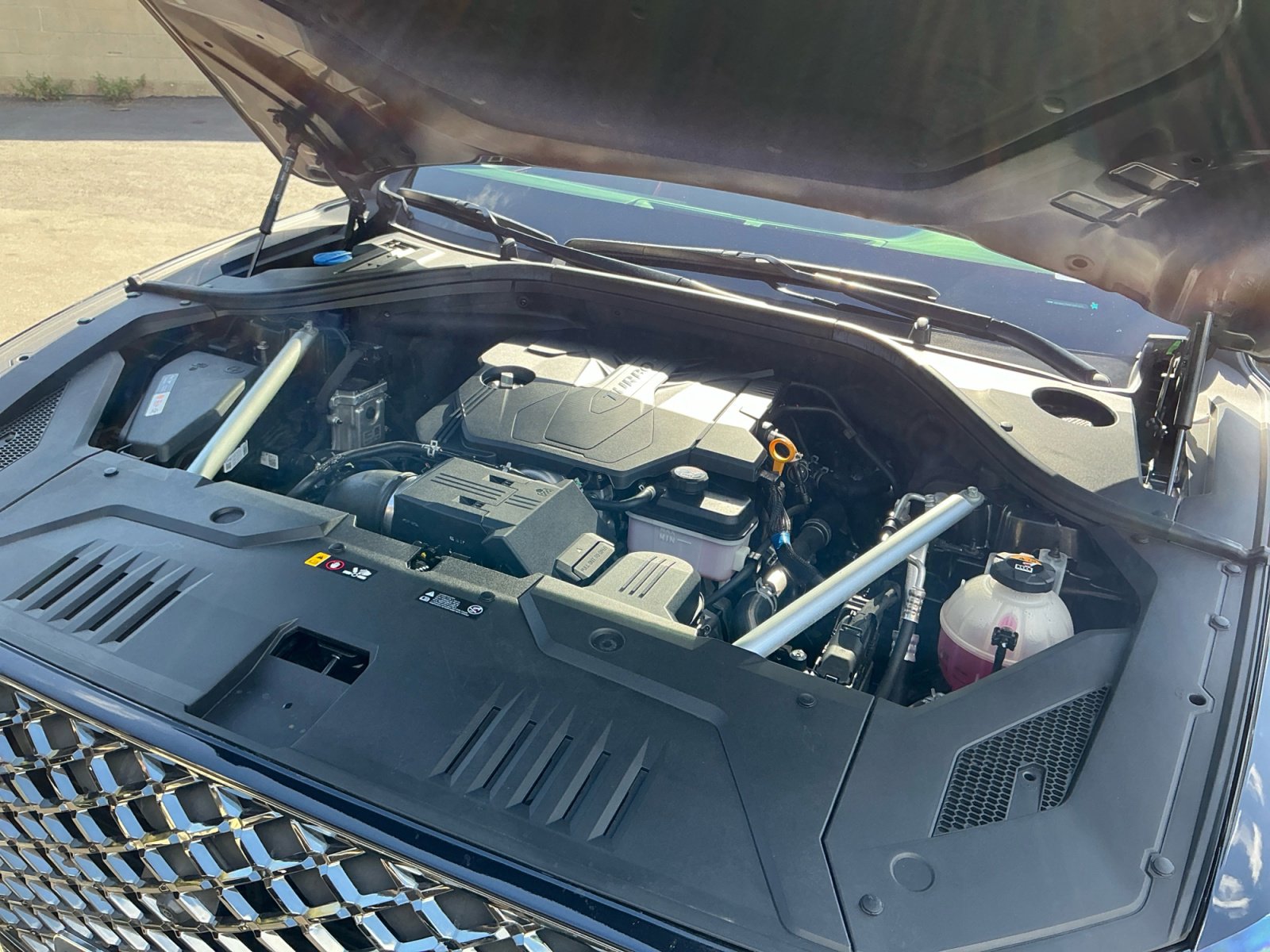 Used 2023 Genesis GV70 2.5T w/ Sport Prestige Package image 23