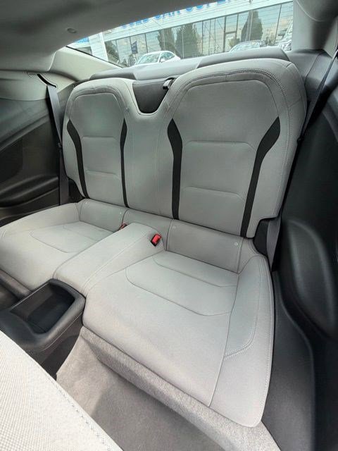 Used 2016 Chevrolet Camaro LT RWD image 6