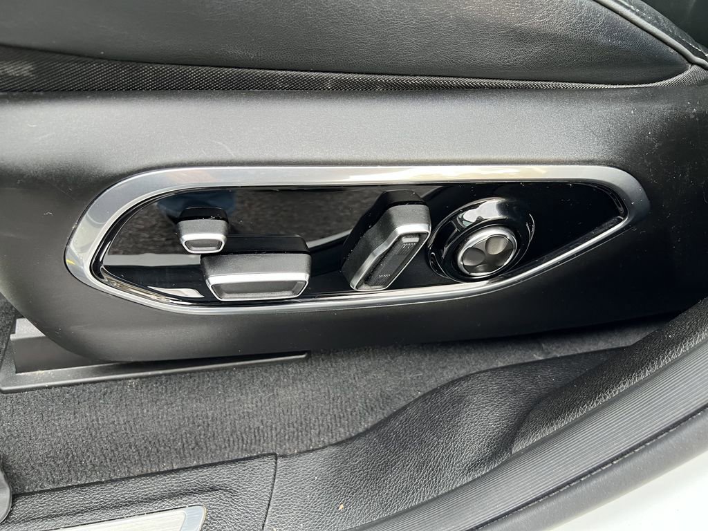 Certified 2023 Jeep Grand Cherokee L Overland w/ Luxury Tech Group IV AWD/4WD image 17