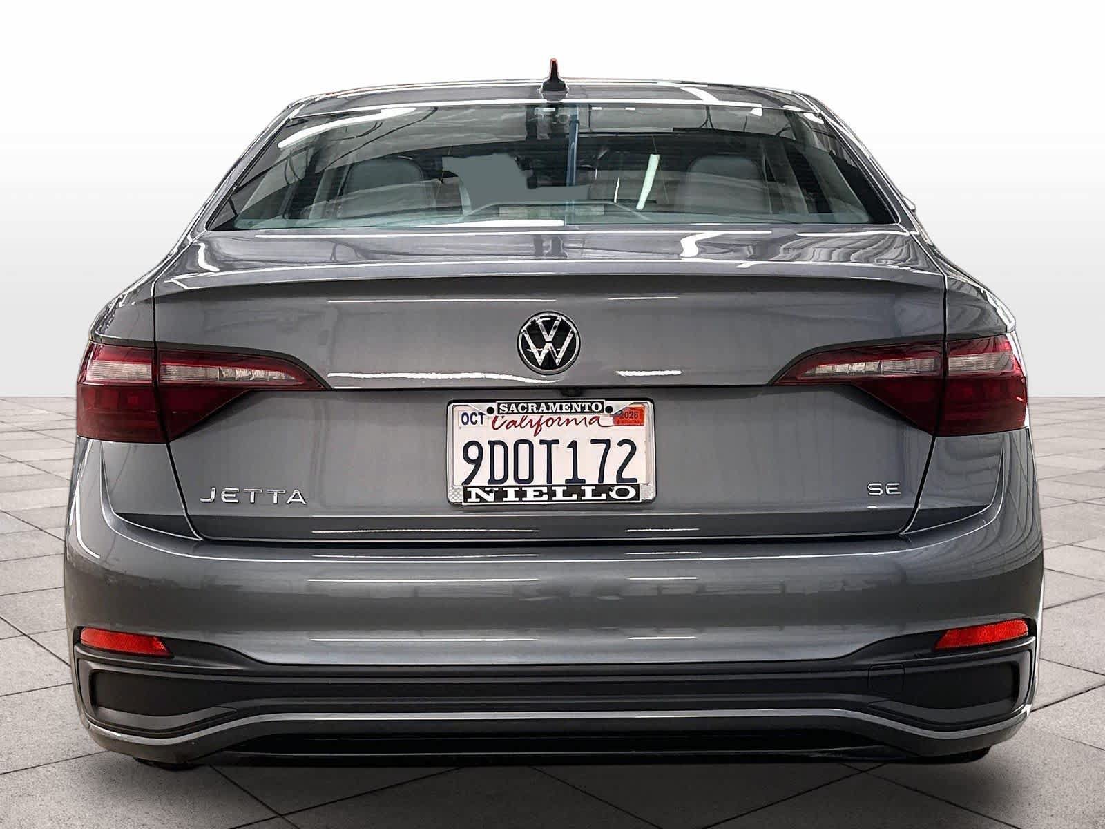 Used 2023 Volkswagen Jetta SE w/ Panoramic Sunroof Package FWD image 8