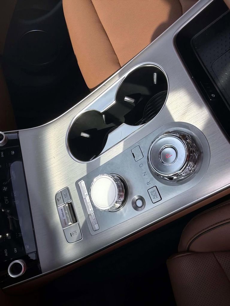 Used 2026 Genesis GV70 2.5T Advanced image 24