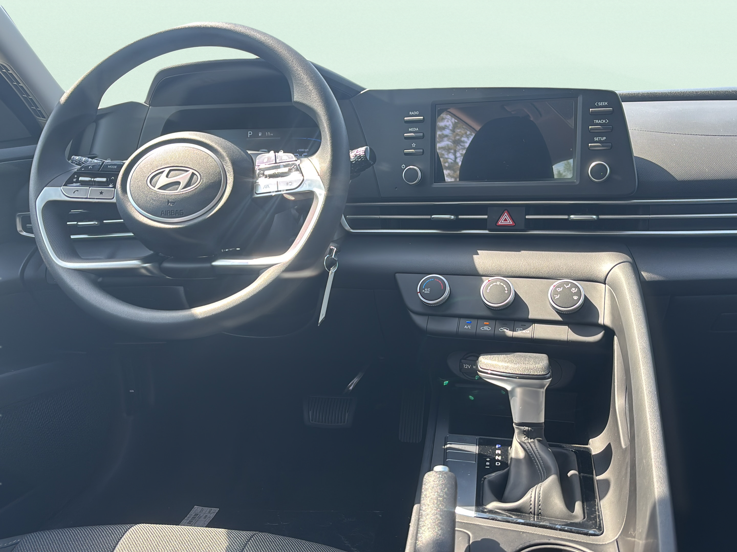 Certified 2026 Hyundai Elantra SE FWD image 10