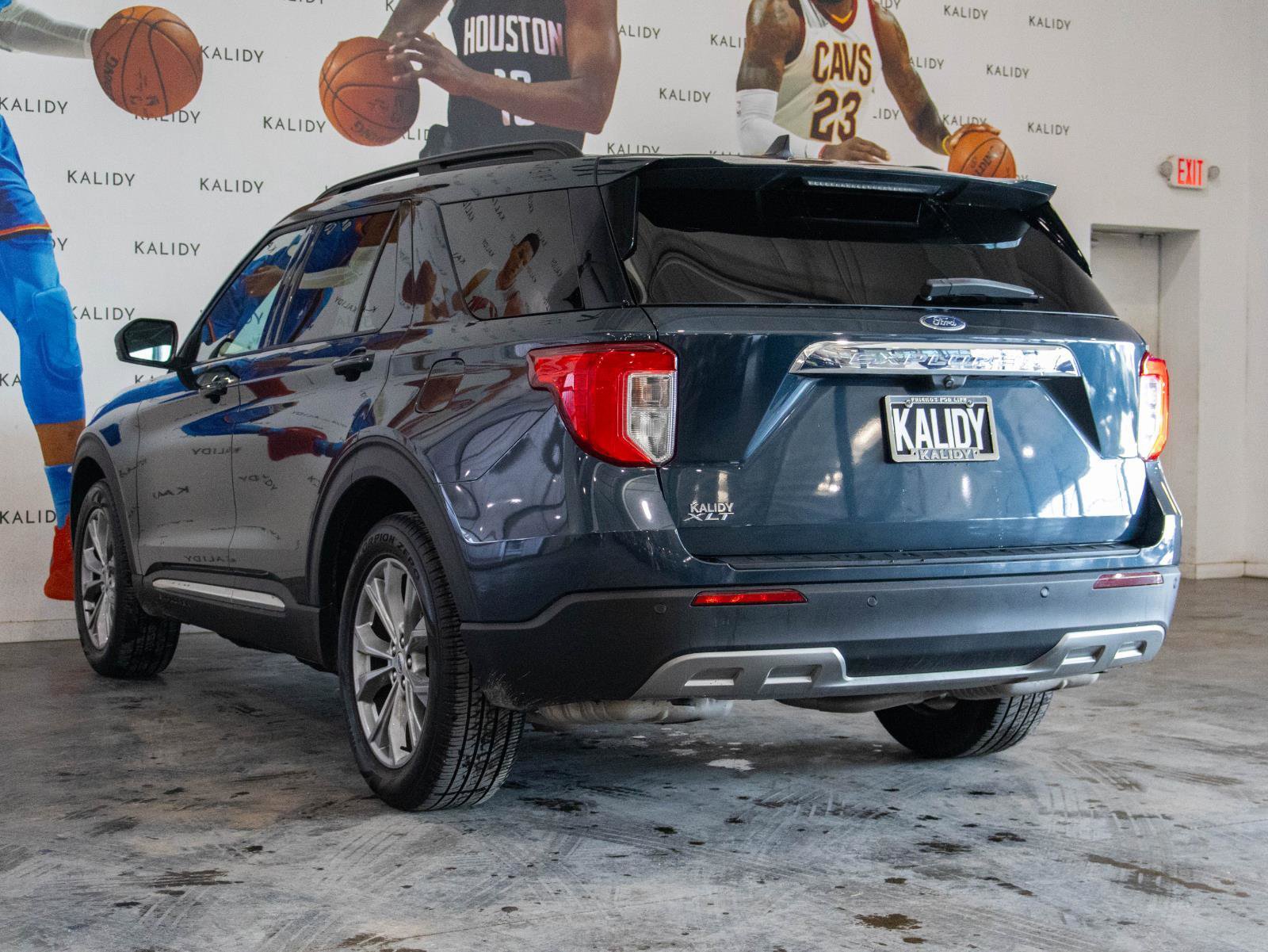 Used 2023 Ford Explorer XLT w/ Equipment Group 202A image 22