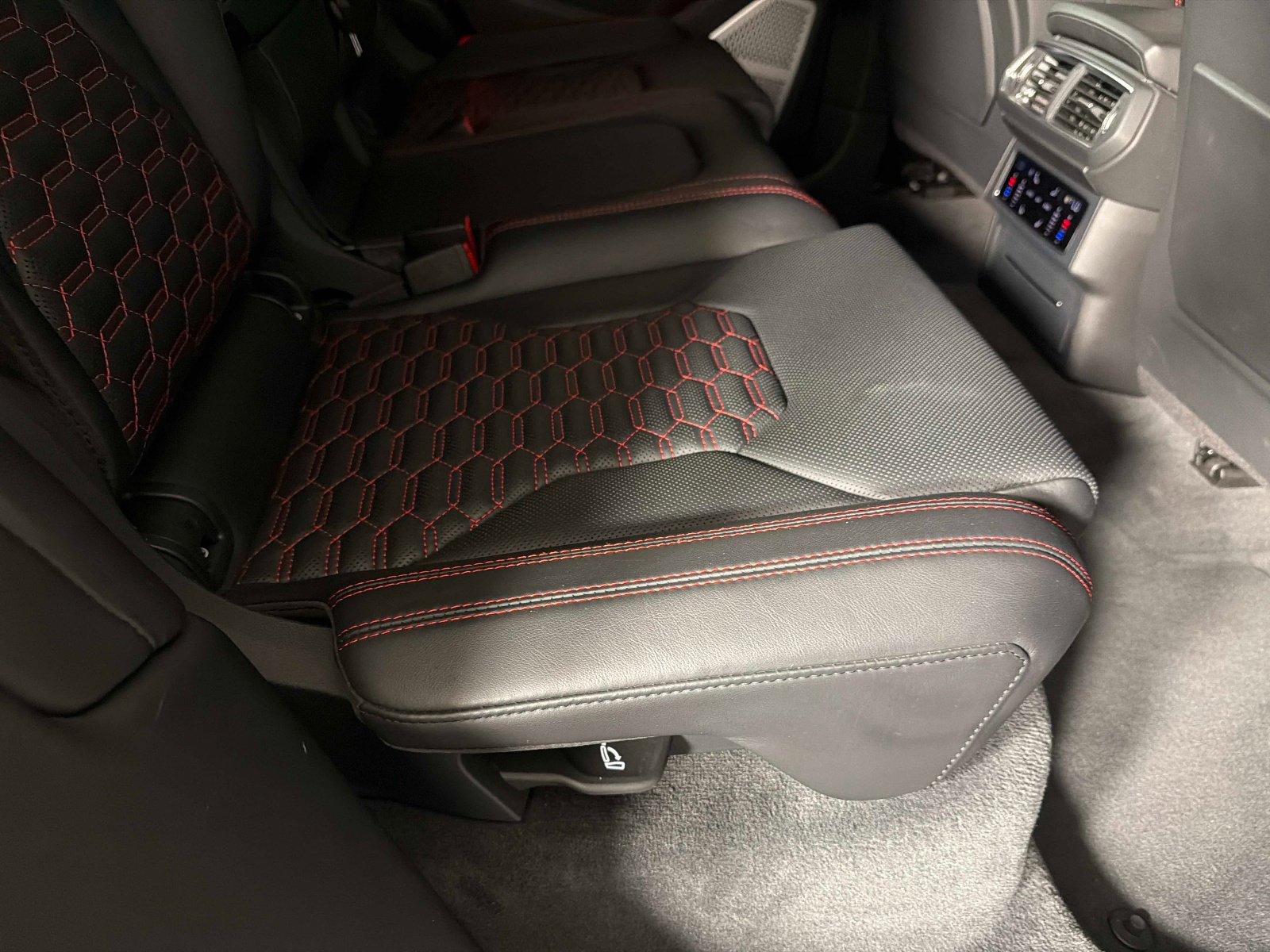 Used 2019 Lamborghini Urus image 27