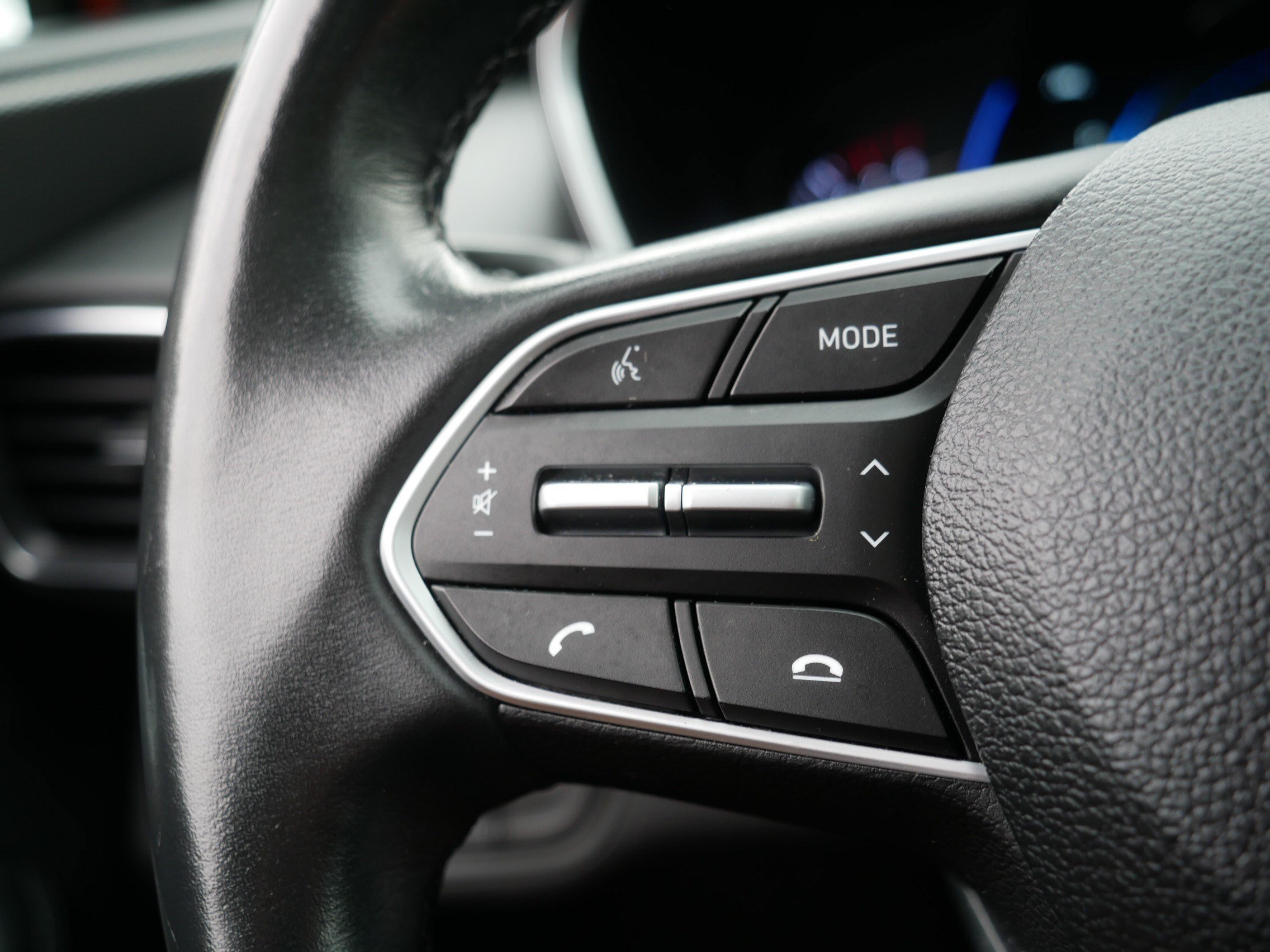 Used 2020 Hyundai Santa Fe Limited AWD/4WD image 28