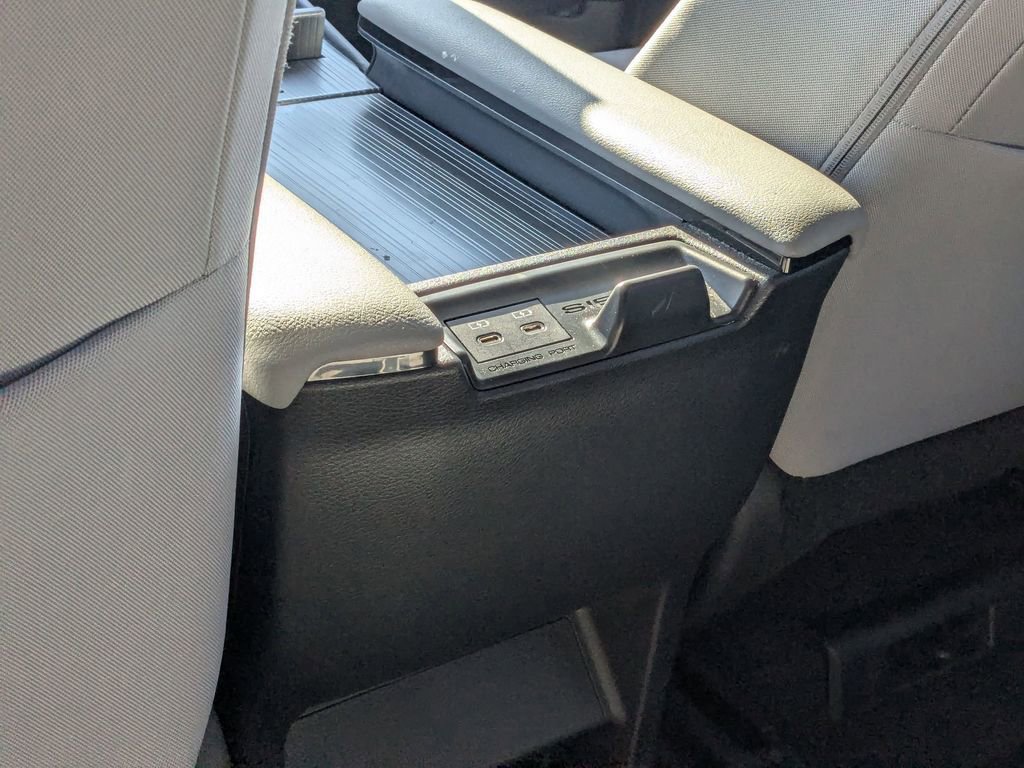 Used 2025 Toyota Sienna LE image 25